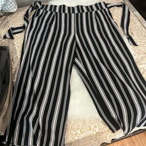 Time and Tru Striped Wide Leg Pants